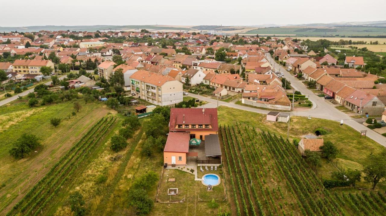 Penzion s restaurací na Furhaple Šakvice Esterno foto