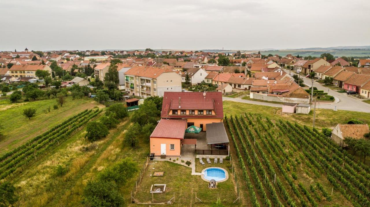 Penzion s restaurací na Furhaple Šakvice Esterno foto